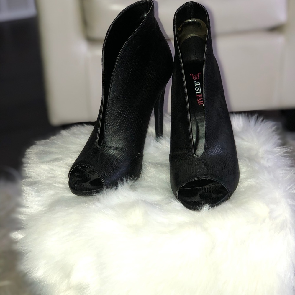 Heels - Picture 3 of 4